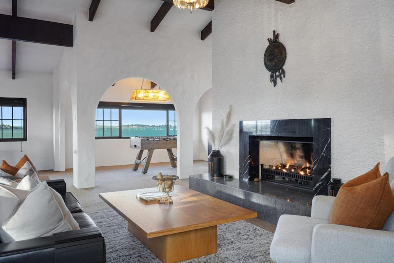 Magnificent Beachfront Mansion - Pool - Fireplace Auckland Esterno foto