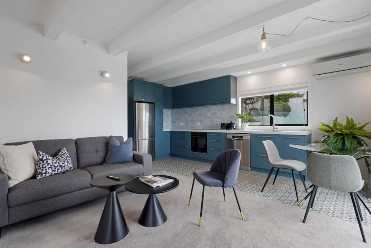 Magnificent Beachfront Mansion - Pool - Fireplace Auckland Esterno foto