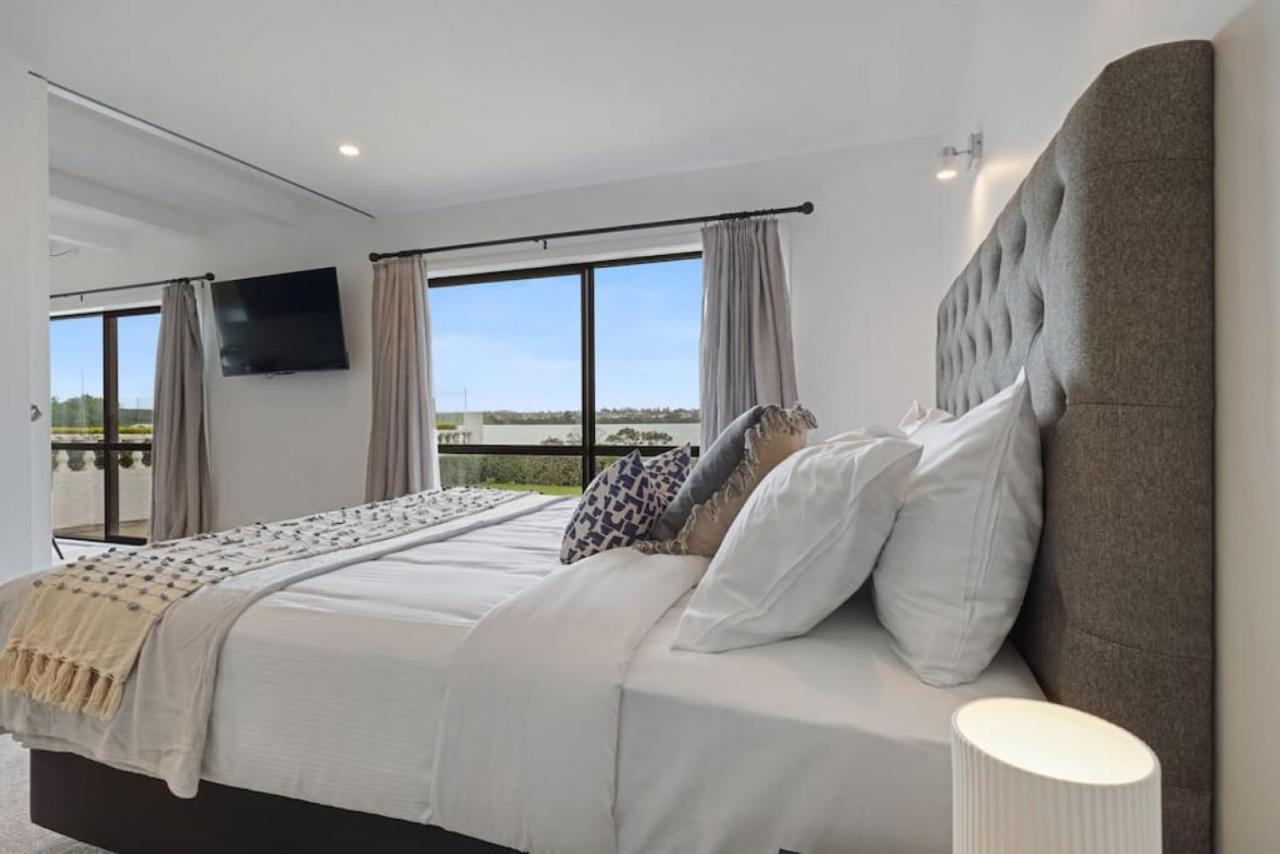 Magnificent Beachfront Mansion - Pool - Fireplace Auckland Esterno foto