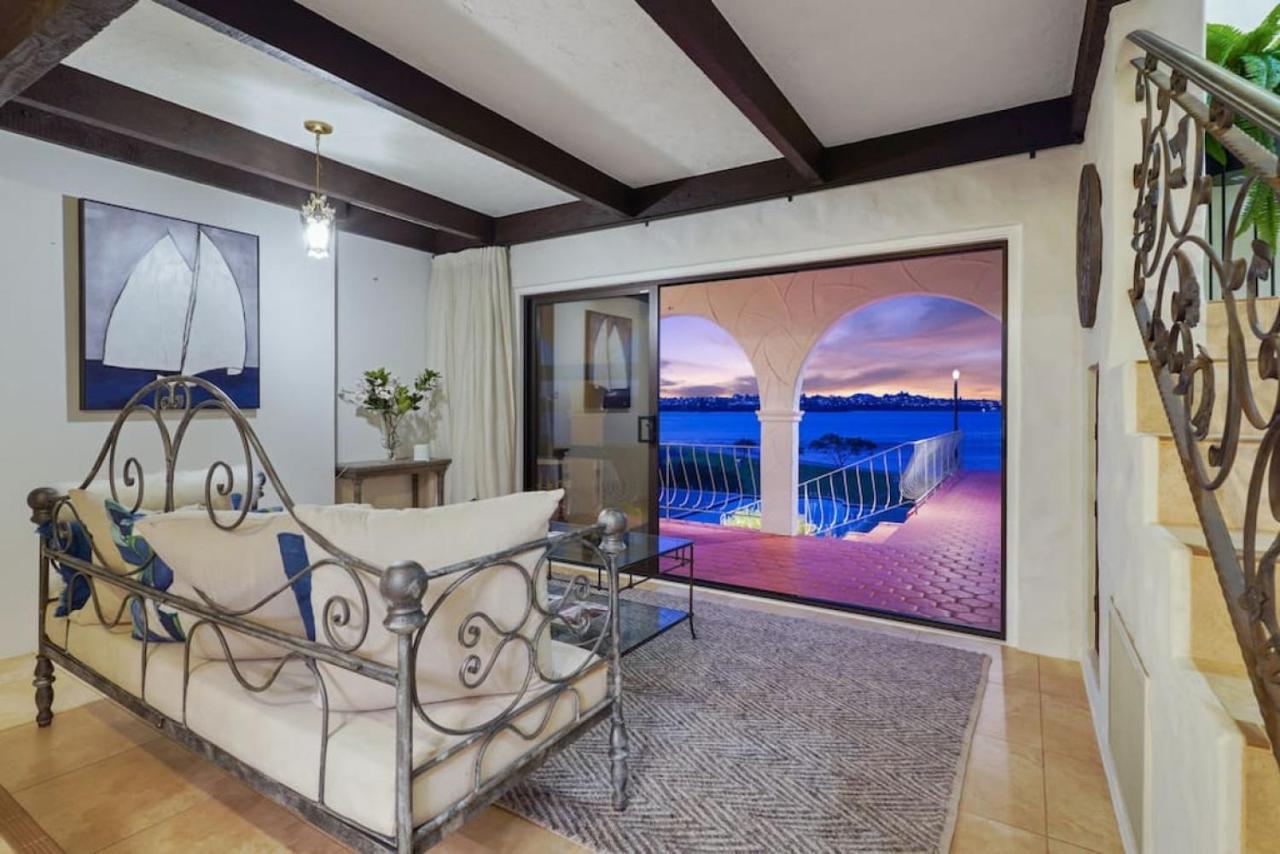 Magnificent Beachfront Mansion - Pool - Fireplace Auckland Esterno foto