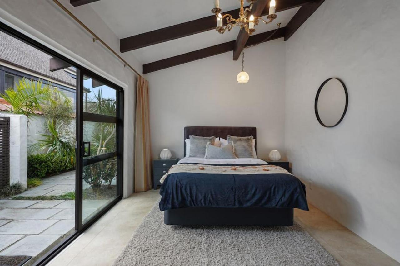 Magnificent Beachfront Mansion - Pool - Fireplace Auckland Esterno foto