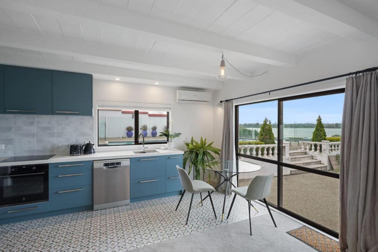 Magnificent Beachfront Mansion - Pool - Fireplace Auckland Esterno foto