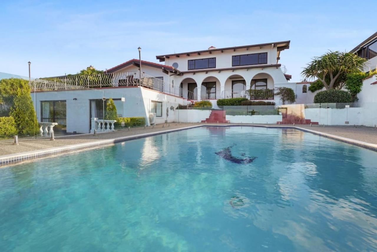Magnificent Beachfront Mansion - Pool - Fireplace Auckland Esterno foto