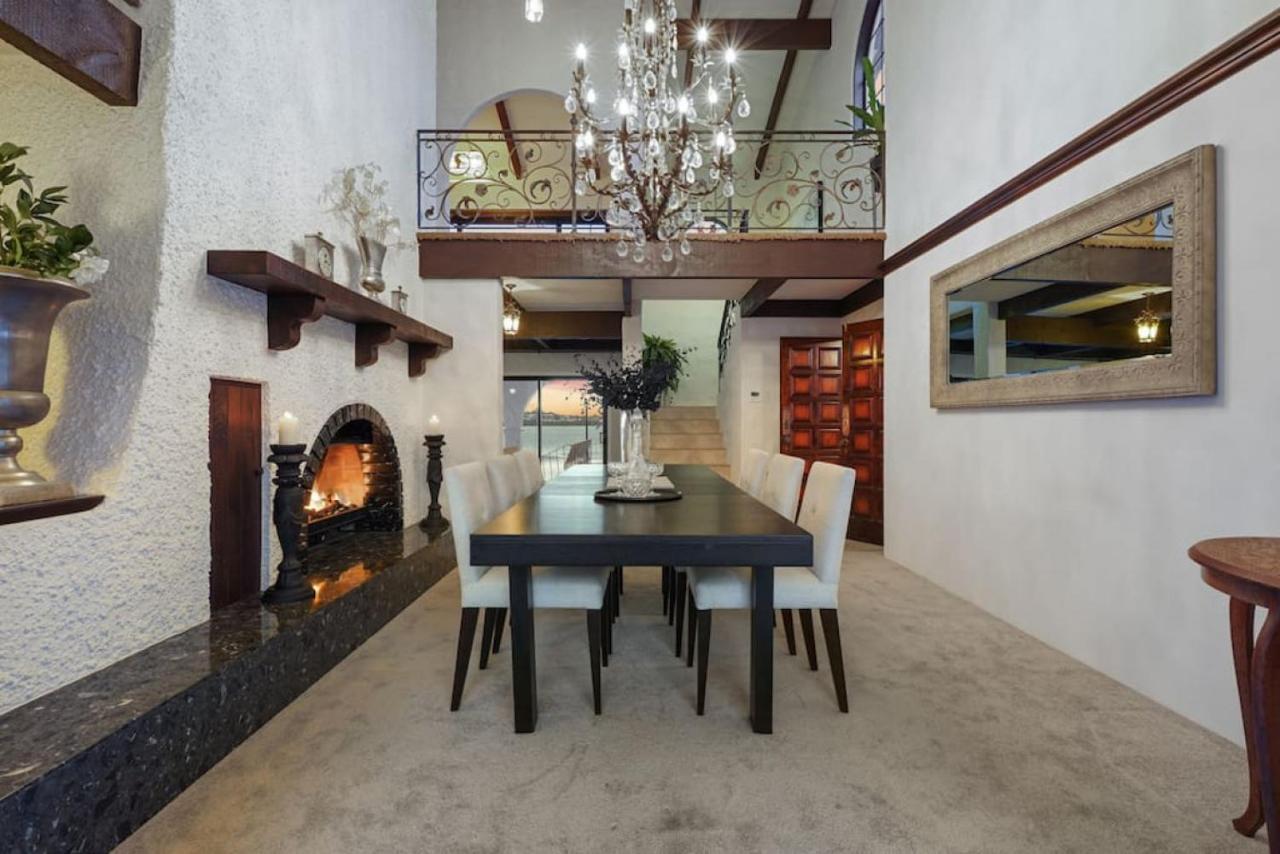 Magnificent Beachfront Mansion - Pool - Fireplace Auckland Esterno foto