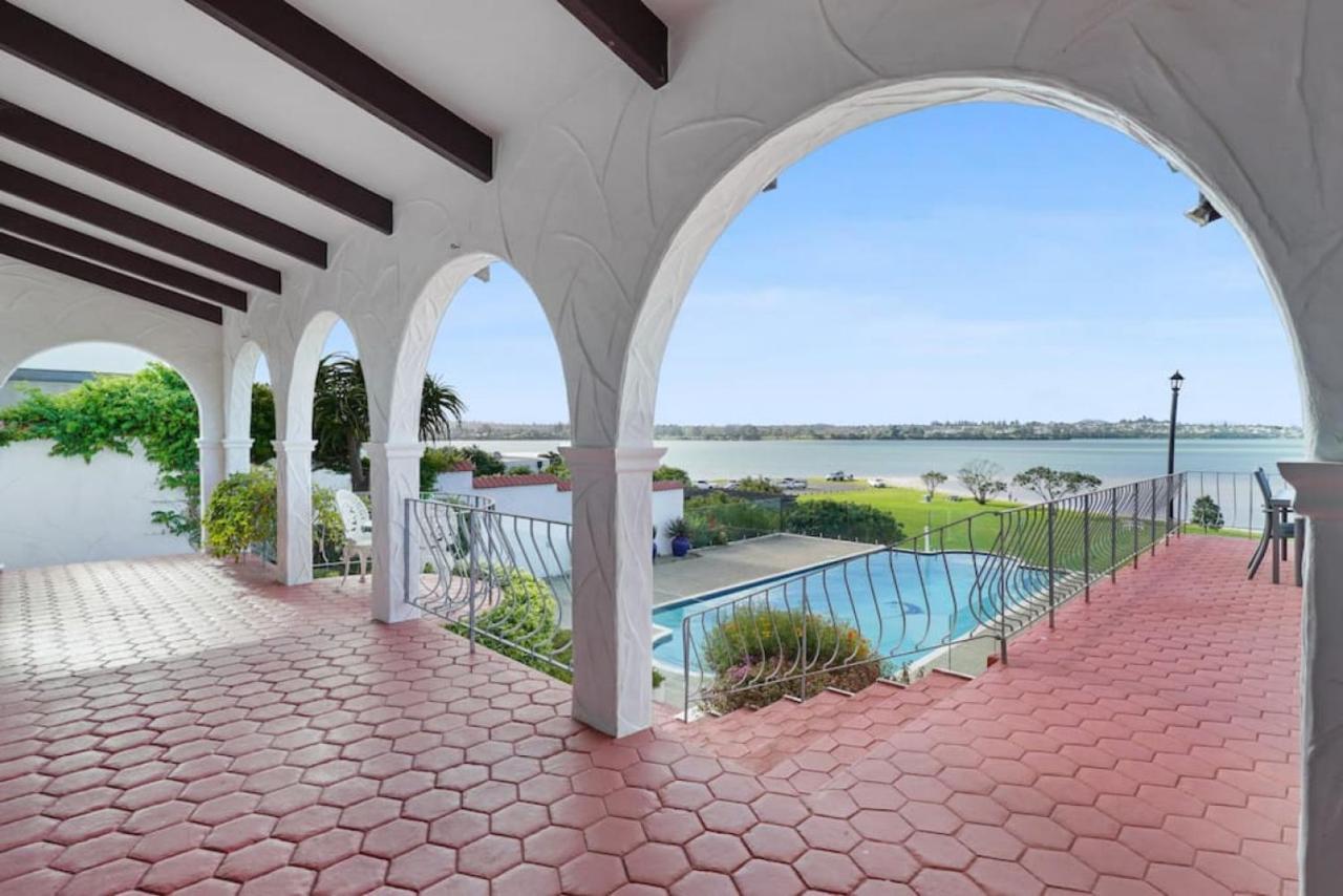 Magnificent Beachfront Mansion - Pool - Fireplace Auckland Esterno foto