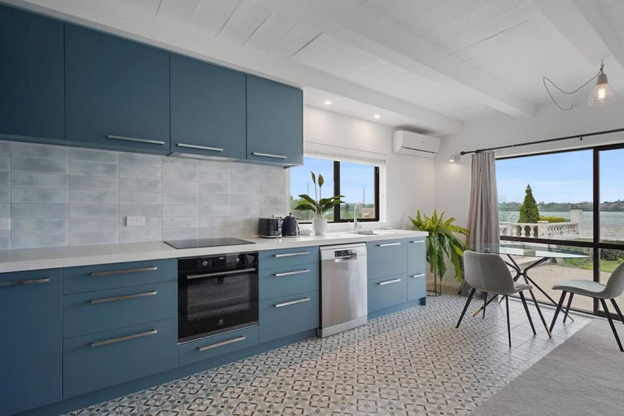 Magnificent Beachfront Mansion - Pool - Fireplace Auckland Esterno foto