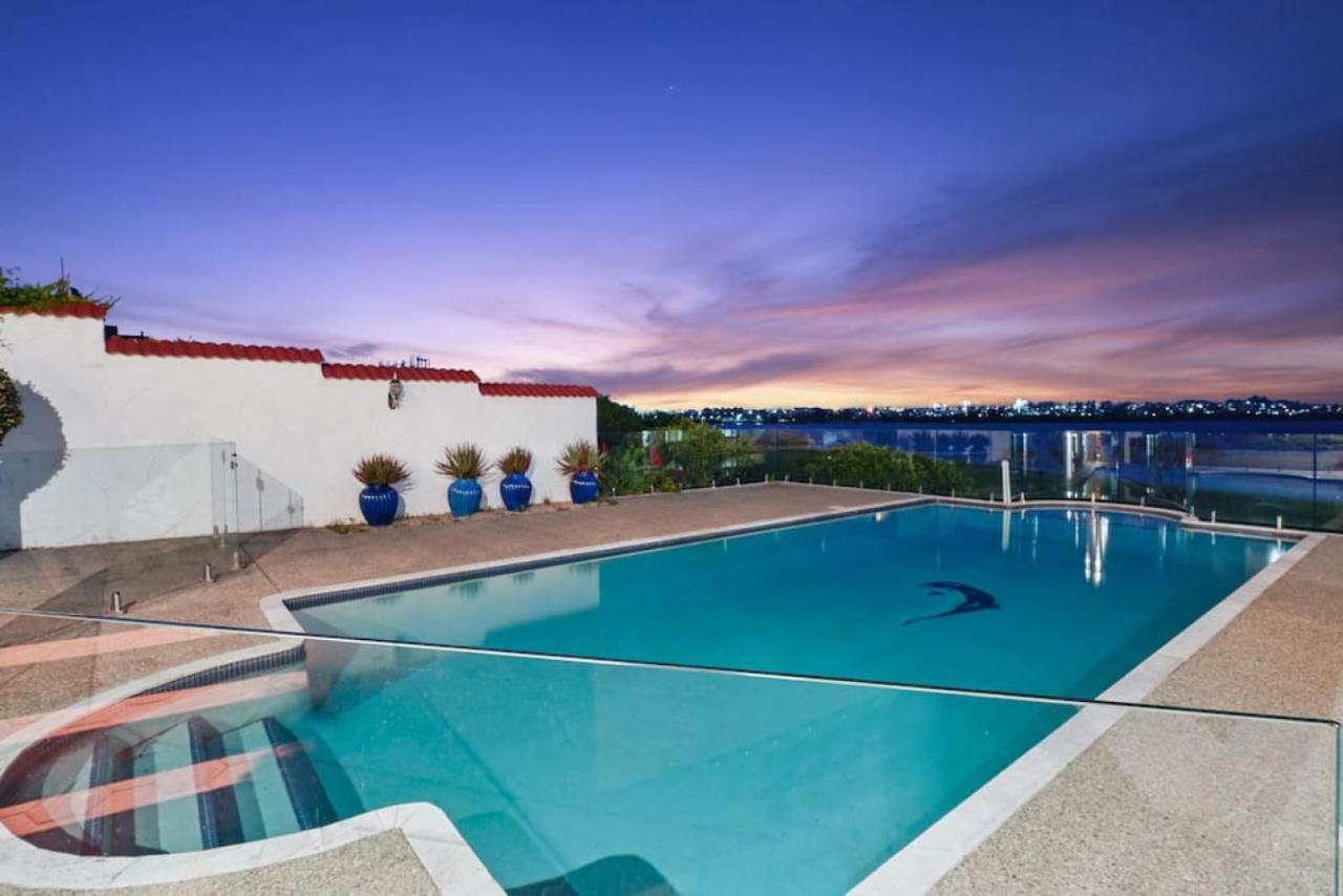 Magnificent Beachfront Mansion - Pool - Fireplace Auckland Esterno foto
